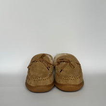 Load image into Gallery viewer, OUTBACK SHEEPSKIN MOCCASINS