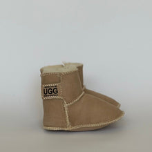 Load image into Gallery viewer, BABY BOOTIES WITH VELCRO