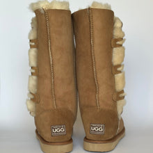 Load image into Gallery viewer, THREE BUTTON BOOTS