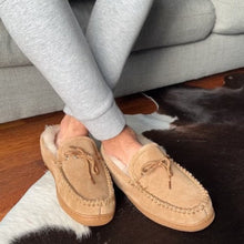 Load image into Gallery viewer, OUTBACK SHEEPSKIN MOCCASINS