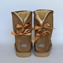 Load image into Gallery viewer, CLASSIC SHORT RIBBON BAILEY BOW UGG BOOTS