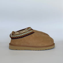 Load image into Gallery viewer, VINTAGE SHEEPSKIN SLIPPER WITH BRAID