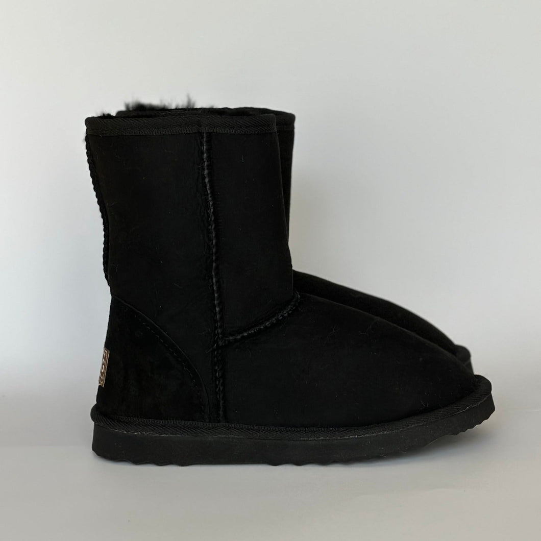 CLASSIC SHORT UGG BOOTS FOR WOMEN