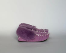 Load image into Gallery viewer, KIDS SHEEPSKIN MOCCASINS
