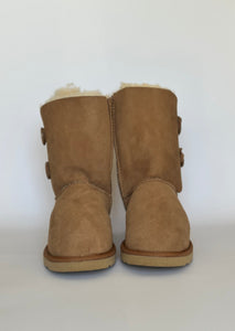 SHORT TWO BUTTON UGG BOOTS