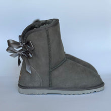 Load image into Gallery viewer, CLASSIC SHORT RIBBON BAILEY BOW UGG BOOTS
