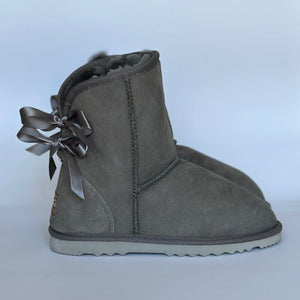 CLASSIC SHORT RIBBON BAILEY BOW UGG BOOTS