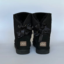 Load image into Gallery viewer, CLASSIC SHORT RIBBON BAILEY BOW UGG BOOTS
