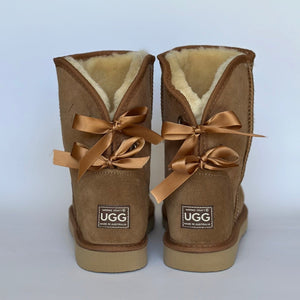 CLASSIC SHORT RIBBON BAILEY BOW UGG BOOTS