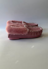 Load image into Gallery viewer, SHEEPSKIN THICK SOLE  MOCCASINS - UNISEX
