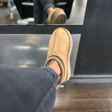 Load image into Gallery viewer, Vintage Braid Platform
